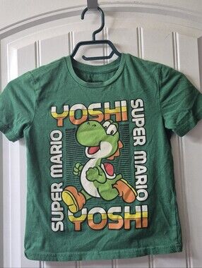 Childrens Super Mario Yoshi T Shirt Size Small